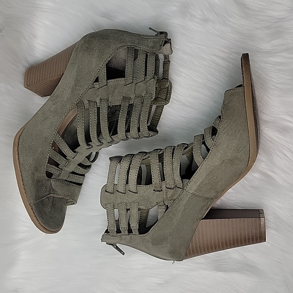 G BY GUESS Olive Green Faux Suede Cut Out Zip Up Open Toe Punk Sandal Bootie 7